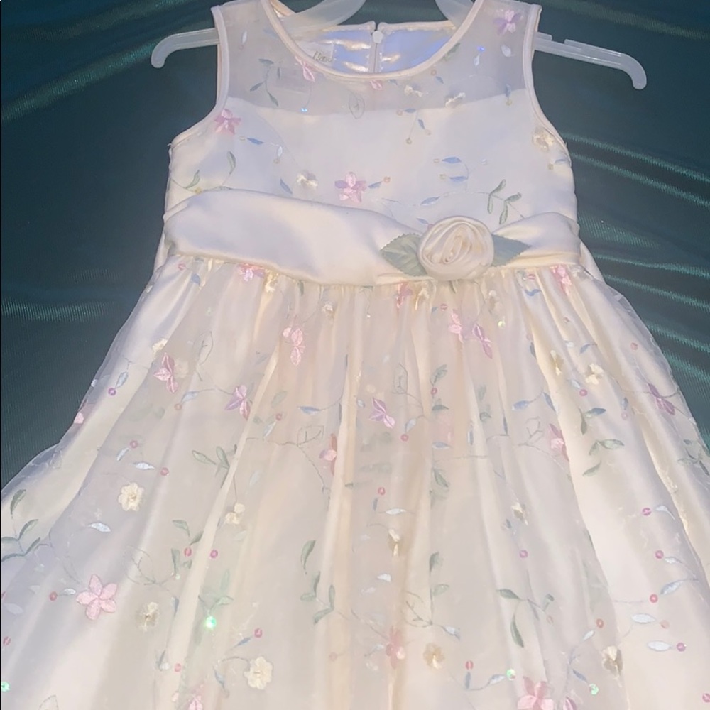 Dress - Picture 2 of 5